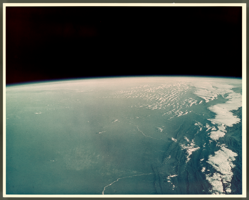 Illustration for article titled 15 Rare Images From NASA's First Decades of Space Exploration